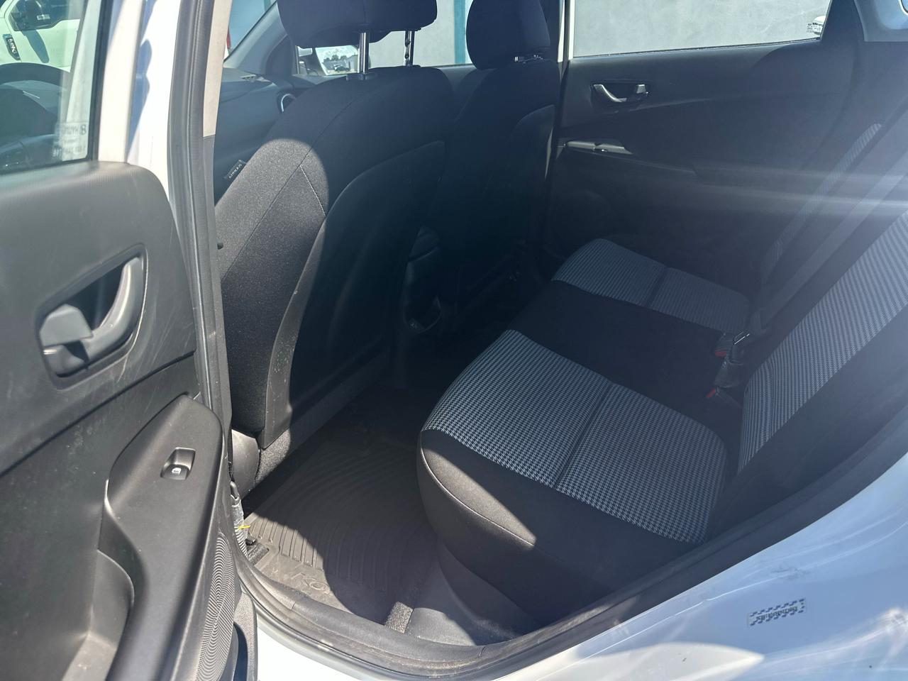 Hyundai Kona SE 2023