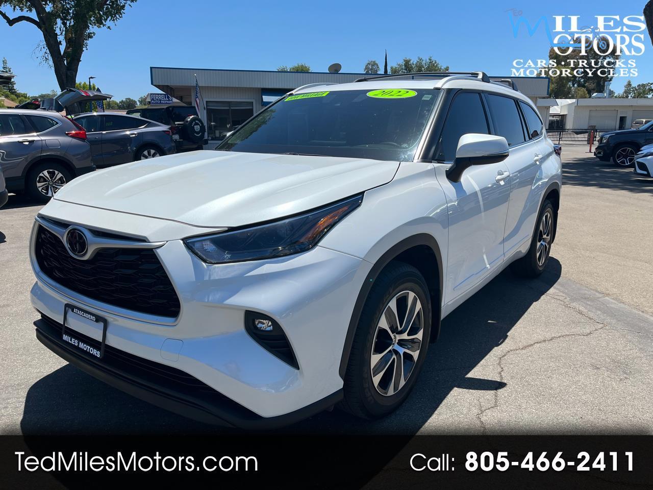 2022 Toyota Highlander XLE FWD (Natl)
