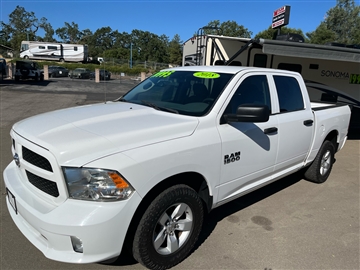 2018 RAM 1500 Express 4x2 Crew Cab 5'7" Box