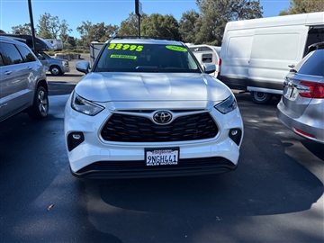 2022 Toyota Highlander LE FWD (Natl)