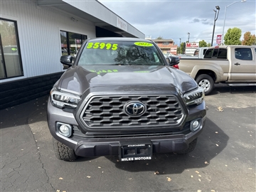 2022 Toyota Tacoma 4WD TRD Off Road Double Cab 5' Bed V6 MT (Natl)