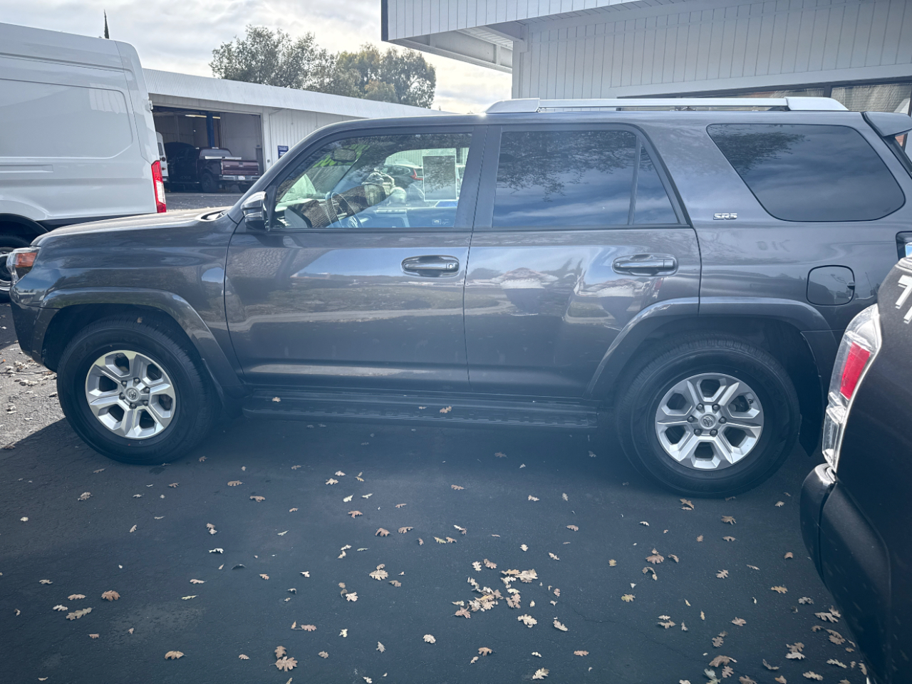 Toyota 4Runner SR5 Premium 2WD (Natl) 2017