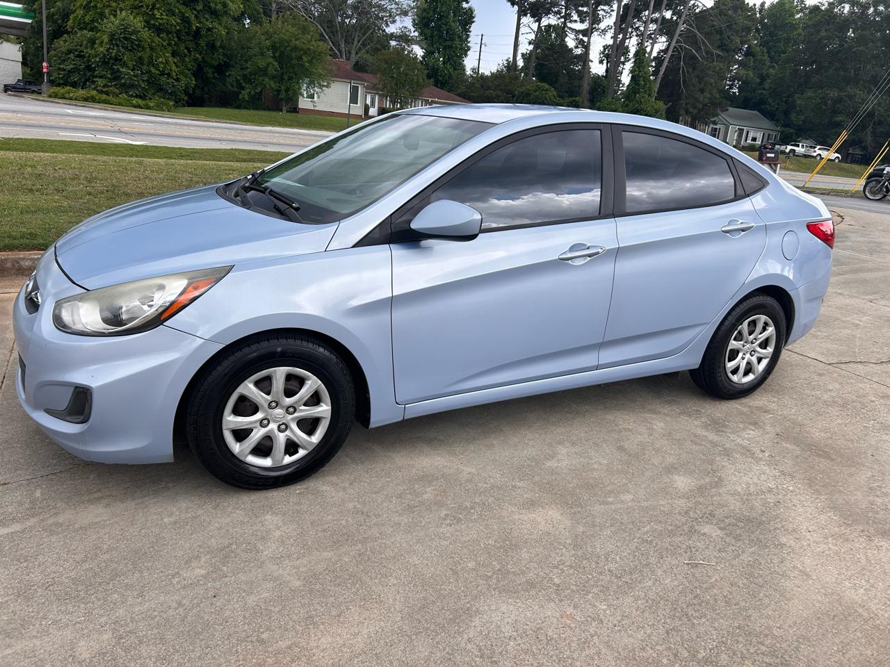 2014 Hyundai Accent GLS 4-Door 6-Speed Automatic's photo