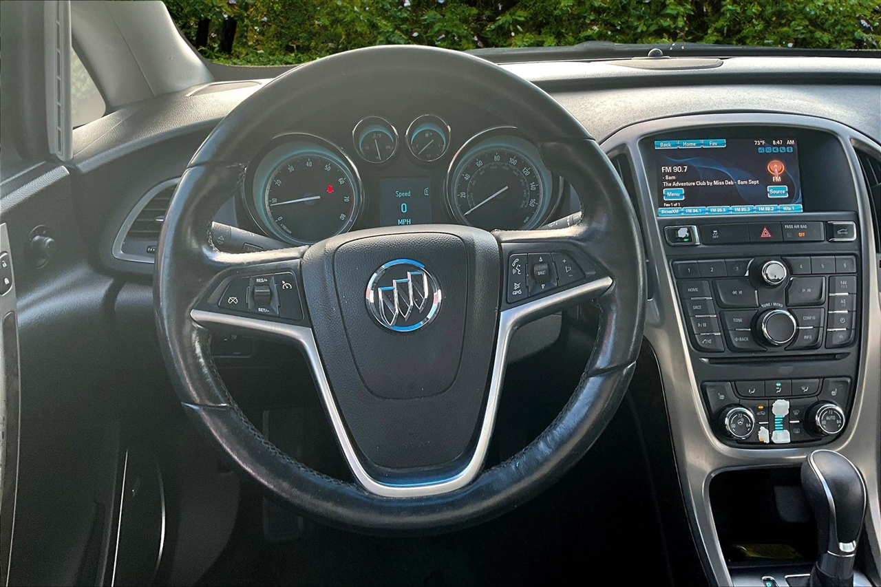 Buick Verano 4dr Sdn Leather Group 2012