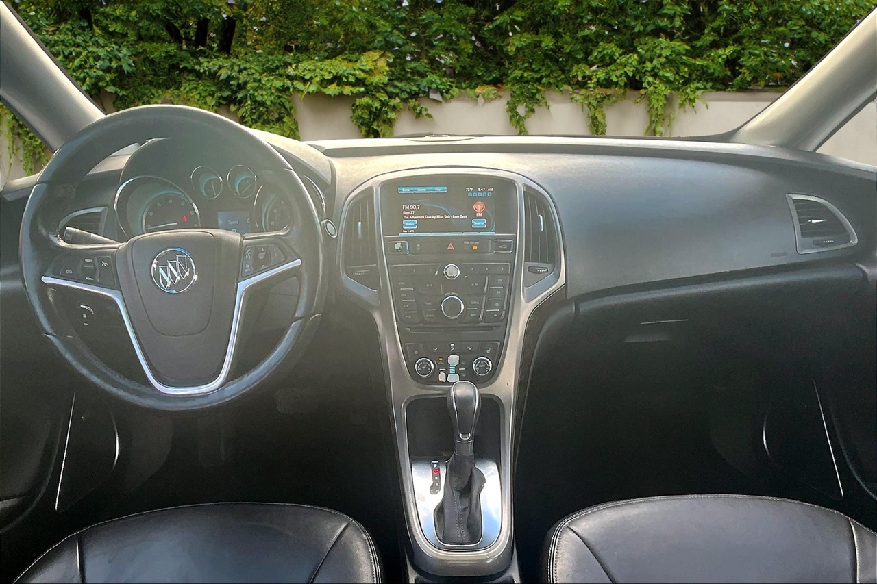Buick Verano 4dr Sdn Leather Group 2012