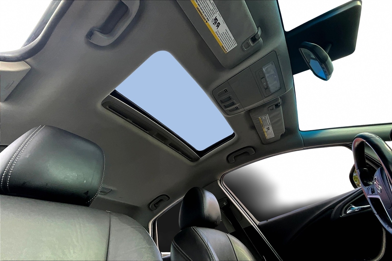 Buick Verano 4dr Sdn Leather Group 2012