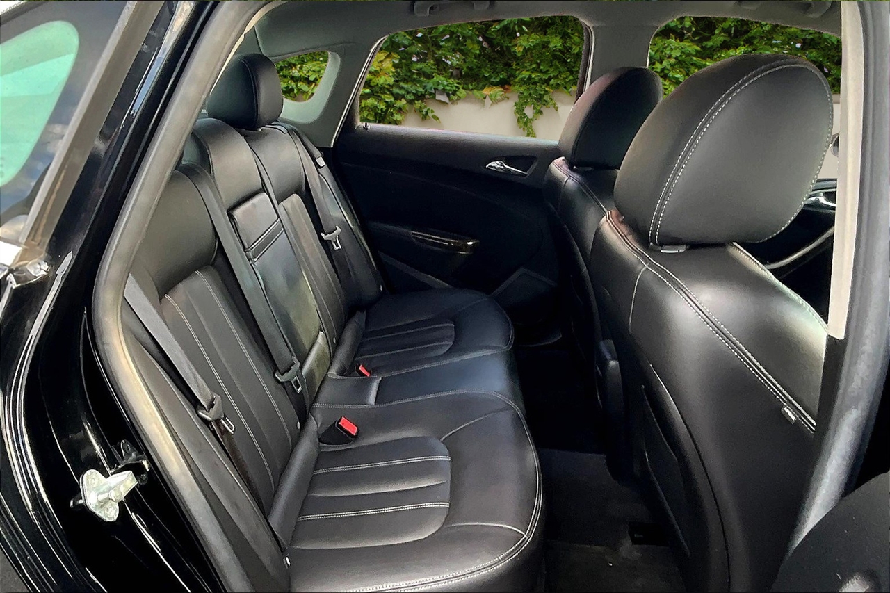 Buick Verano 4dr Sdn Leather Group 2012