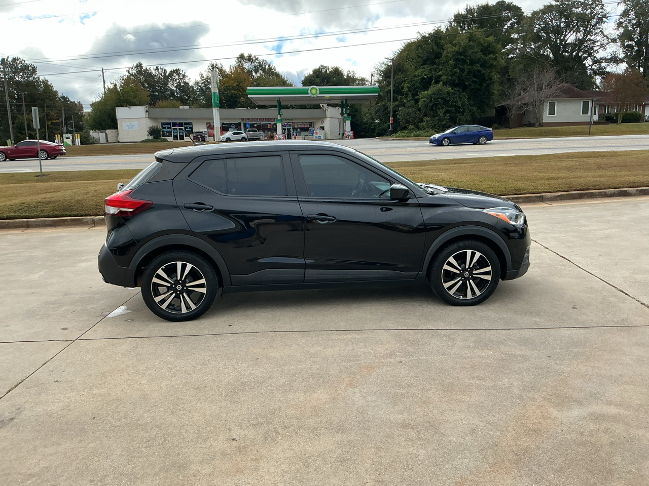 Nissan Kicks SV FWD 2020