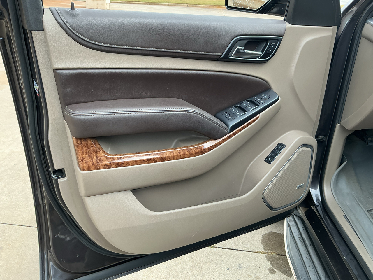 Chevrolet Suburban 2WD 4dr LTZ 2015