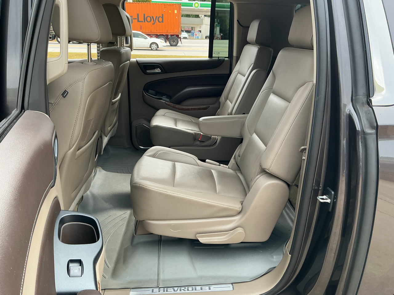 Chevrolet Suburban 2WD 4dr LTZ 2015