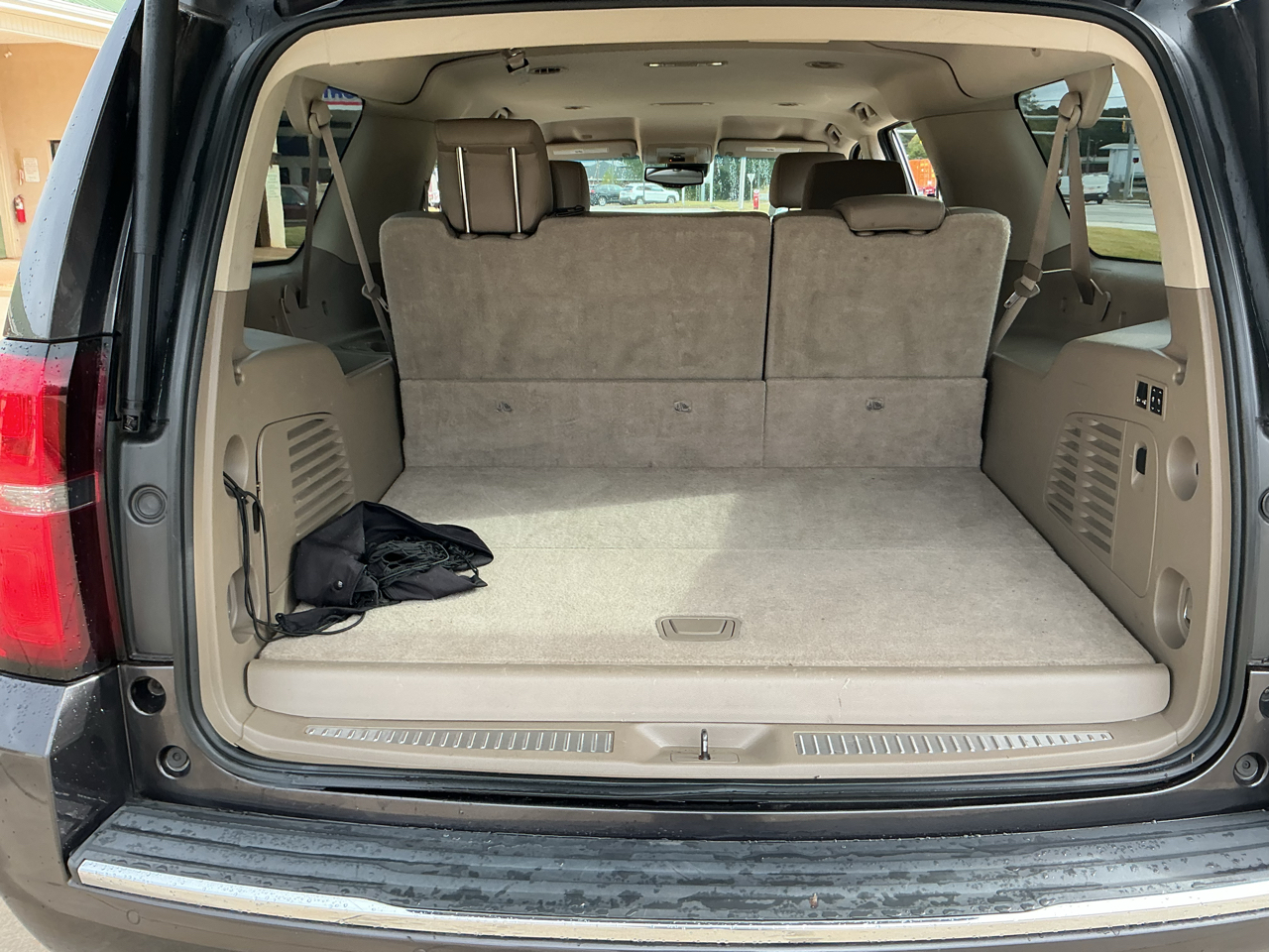 Chevrolet Suburban 2WD 4dr LTZ 2015