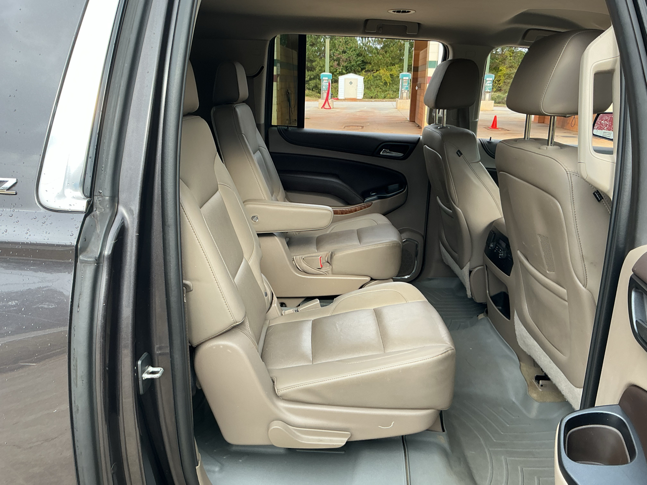 Chevrolet Suburban 2WD 4dr LTZ 2015