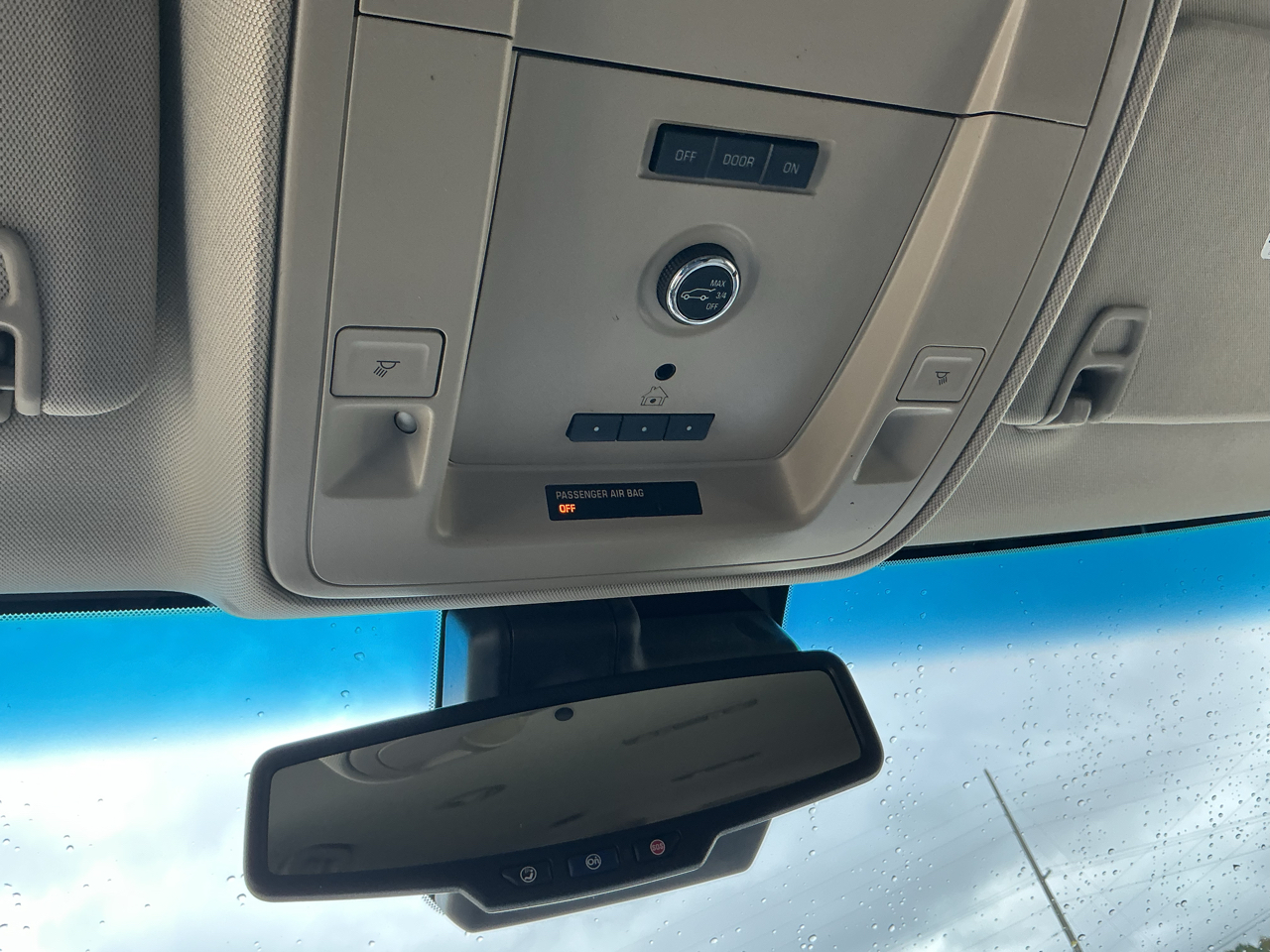 Chevrolet Suburban 2WD 4dr LTZ 2015