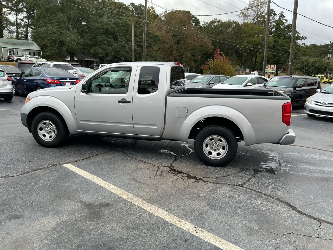 Nissan Frontier 2WD King Cab I4 Manual XE 2010