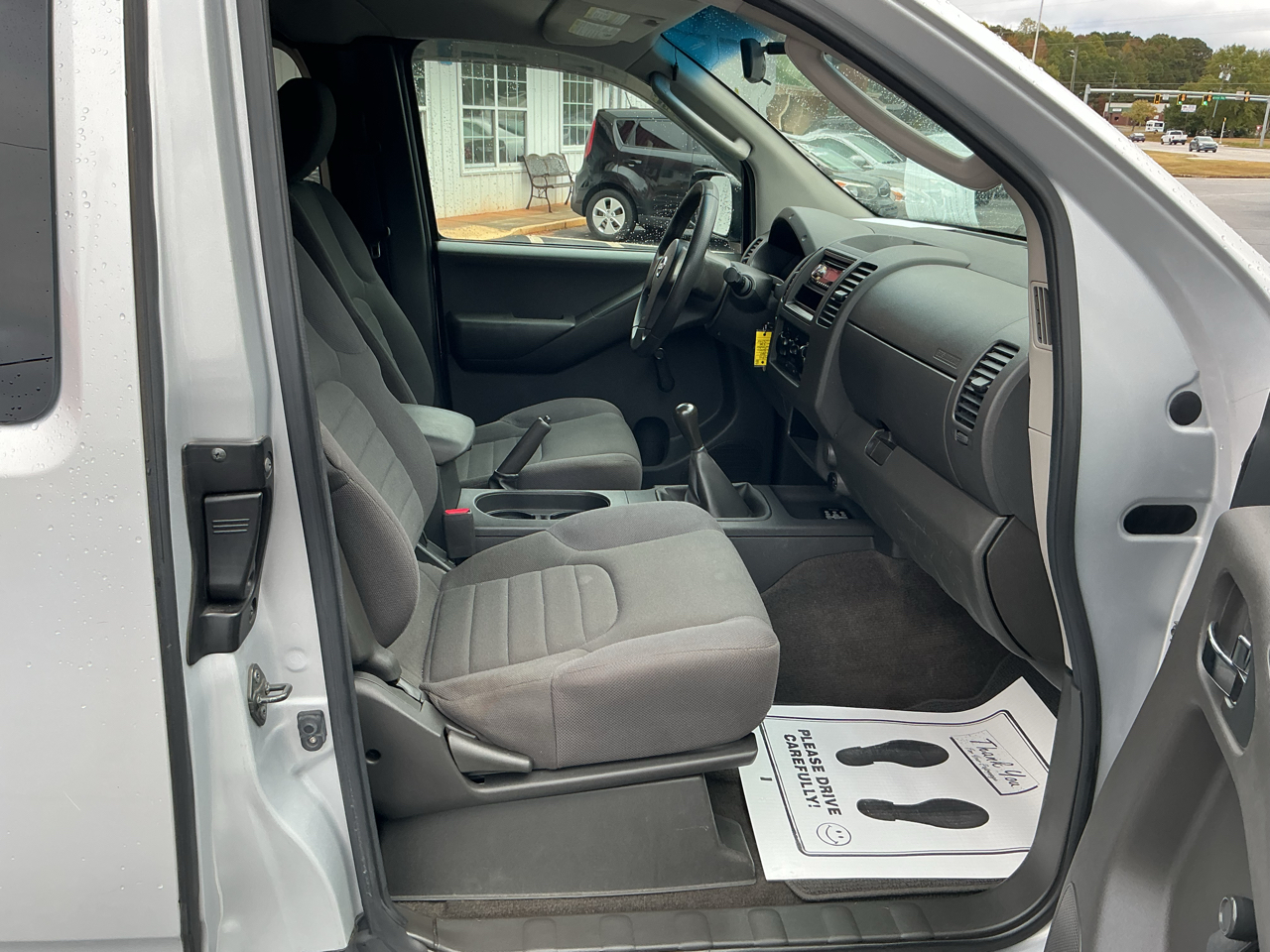 Nissan Frontier 2WD King Cab I4 Manual XE 2010