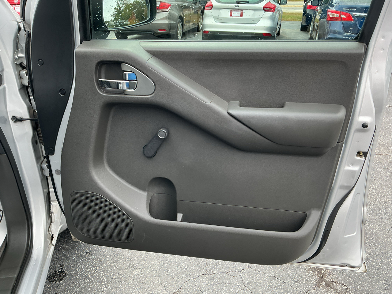 Nissan Frontier 2WD King Cab I4 Manual XE 2010