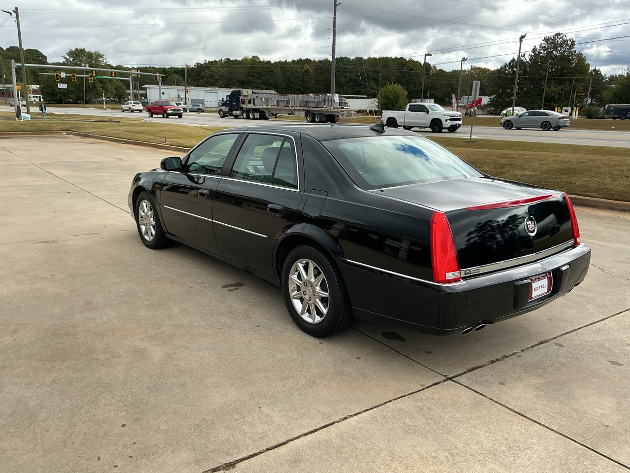 Cadillac DTS 4dr Sdn w/1SC 2010