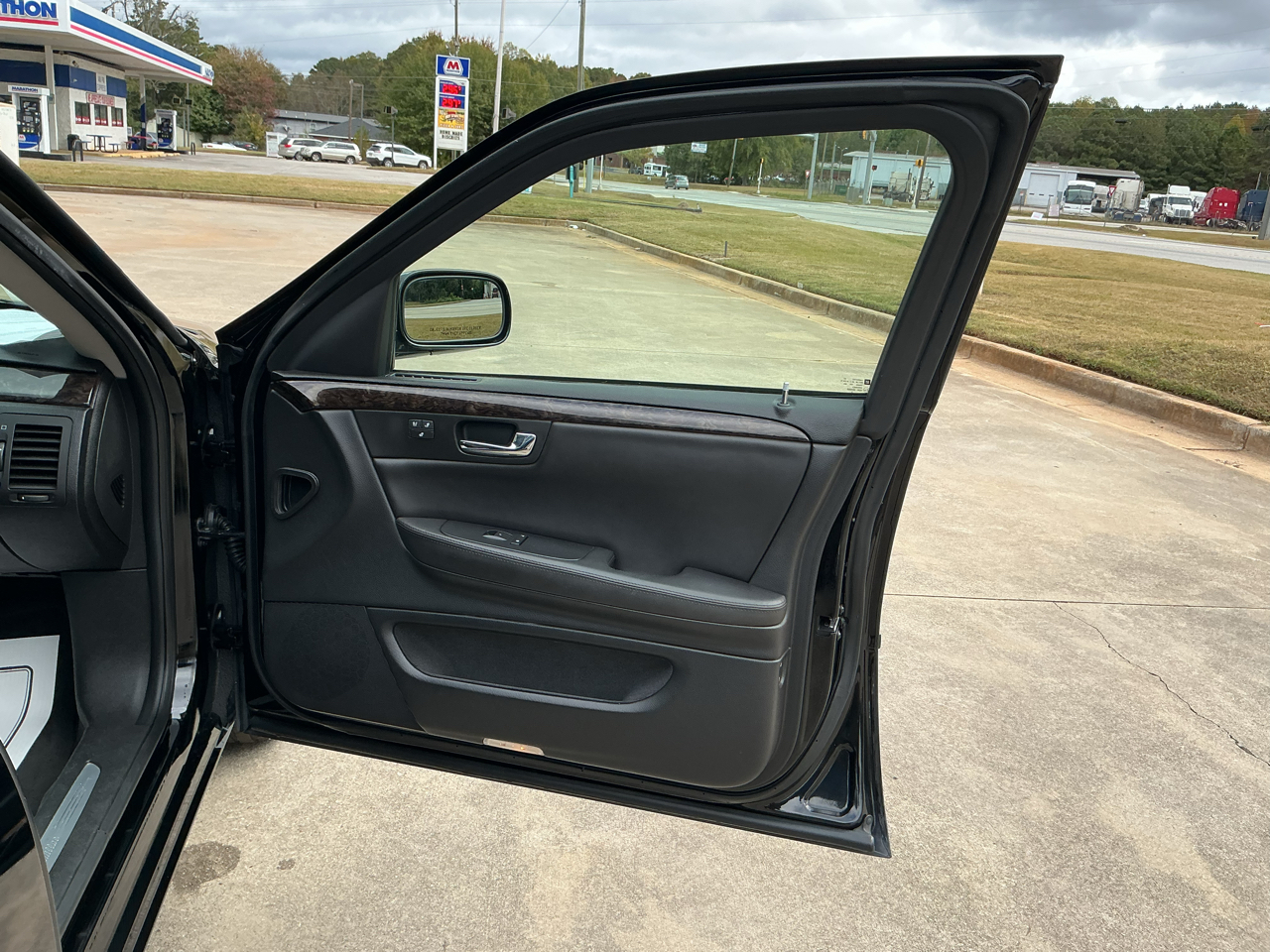 Cadillac DTS 4dr Sdn w/1SC 2010