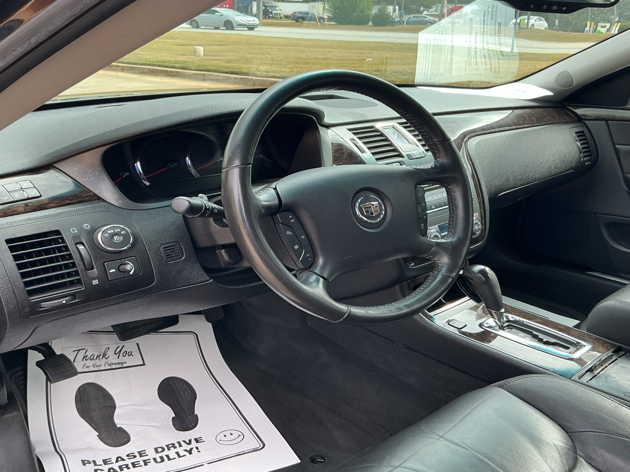 Cadillac DTS 4dr Sdn w/1SC 2010