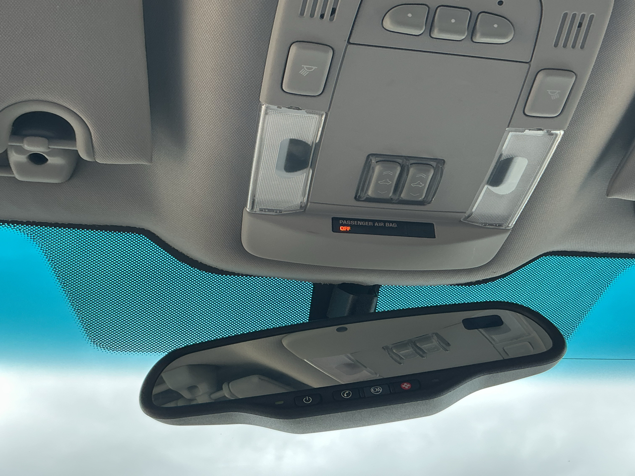 Cadillac DTS 4dr Sdn w/1SC 2010