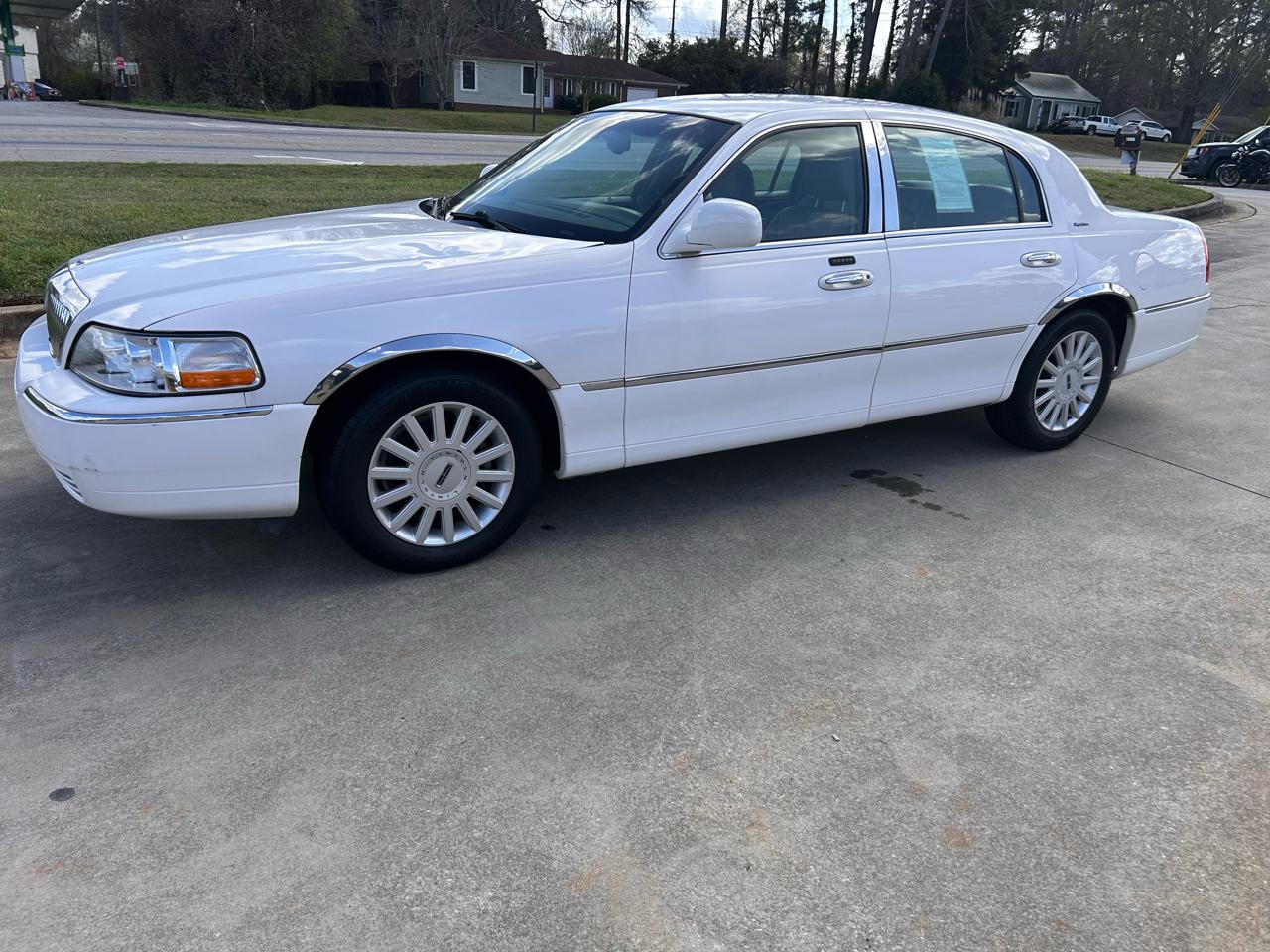 2005 Lincoln Town Car Signature