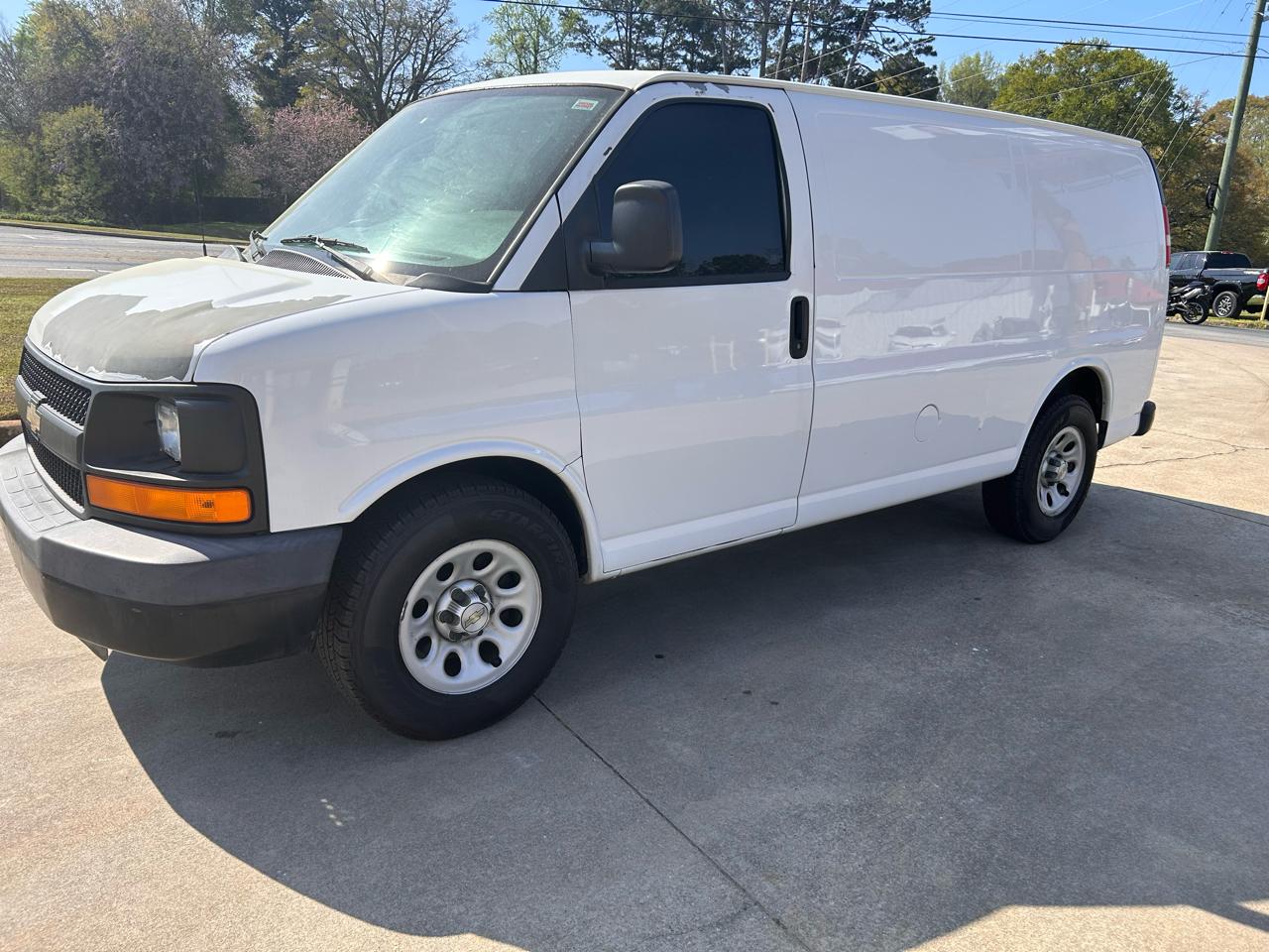 2010 Chevrolet Express Cargo Van RWD 1500 135"