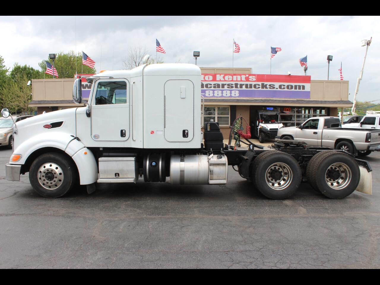 Used 2014 Peterbilt 386 Conventional Sleeper Truck For Sale