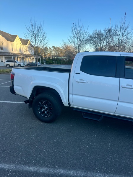 Toyota Tacoma 2WD Double Cab LB V6 AT SR5 (Natl) 2023