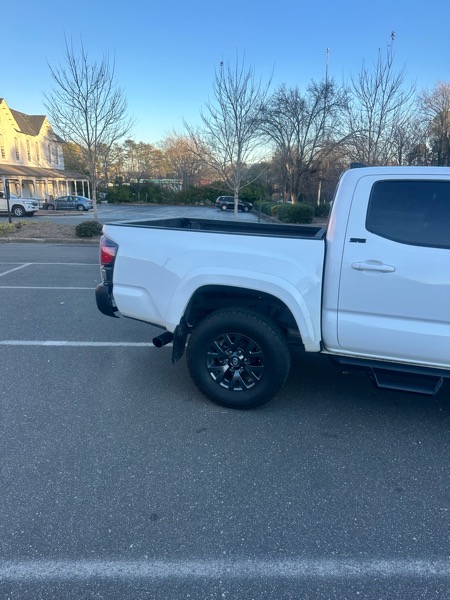 Toyota Tacoma 2WD Double Cab LB V6 AT SR5 (Natl) 2023
