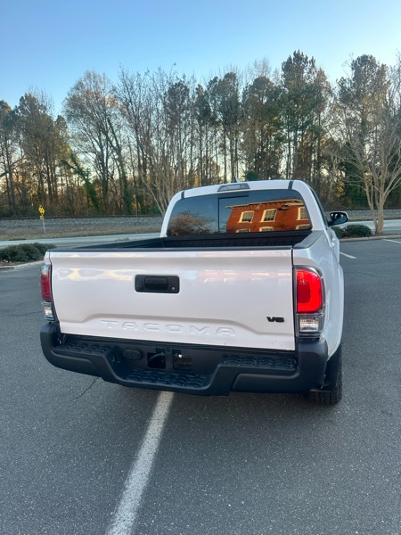 Toyota Tacoma 2WD Double Cab LB V6 AT SR5 (Natl) 2023