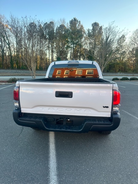 Toyota Tacoma 2WD Double Cab LB V6 AT SR5 (Natl) 2023