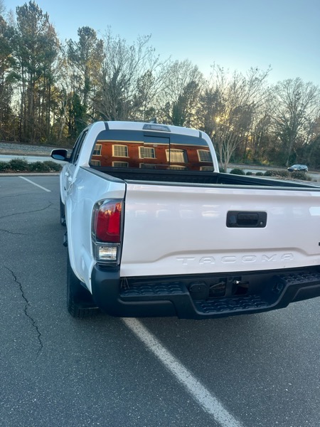 Toyota Tacoma 2WD Double Cab LB V6 AT SR5 (Natl) 2023