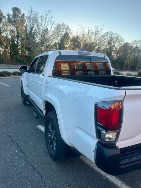Toyota Tacoma 2WD Double Cab LB V6 AT SR5 (Natl) 2023