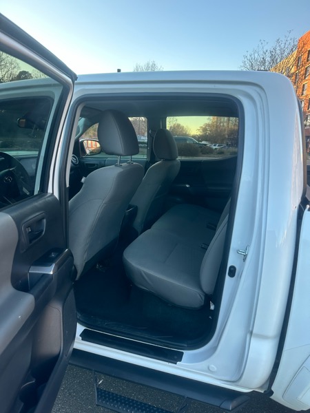 Toyota Tacoma 2WD Double Cab LB V6 AT SR5 (Natl) 2023