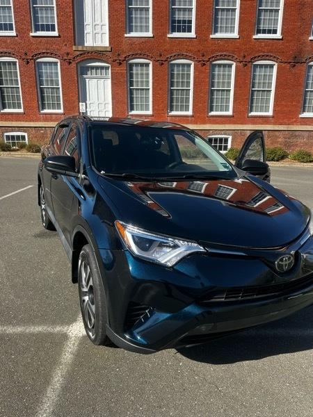 Toyota RAV4 LE FWD 2018