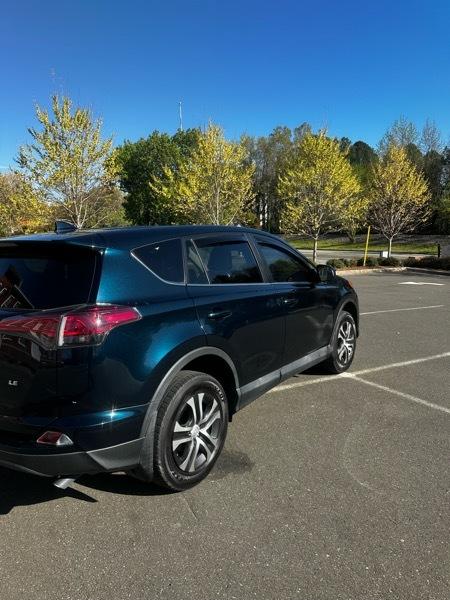 Toyota RAV4 LE FWD 2018