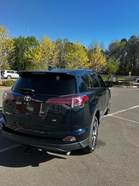 Toyota RAV4 LE FWD 2018