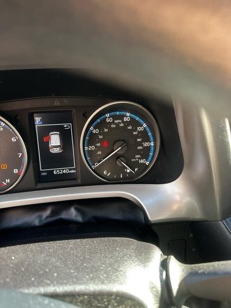 Toyota RAV4 LE FWD 2018