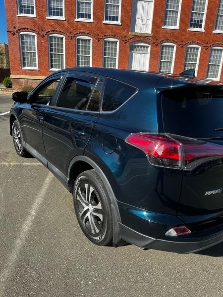 Toyota RAV4 LE FWD 2018