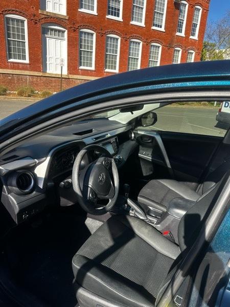 Toyota RAV4 LE FWD 2018