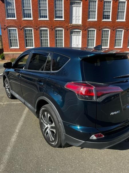 Toyota RAV4 LE FWD 2018