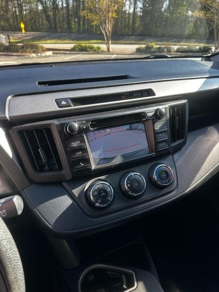 Toyota RAV4 LE FWD 2018