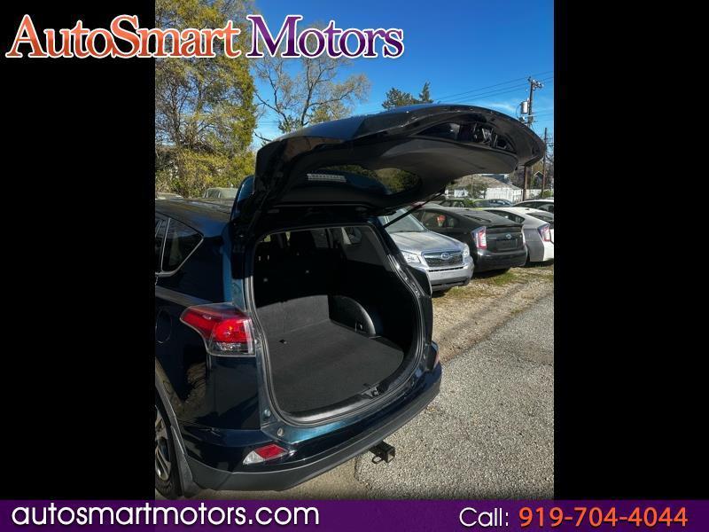 Toyota RAV4 LE FWD 2018