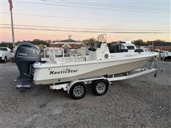2018 NauticStar 215 XTS 