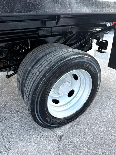 Ford F-550 Crew Cab DRW 2WD 2011 Ford F-550 Crew Cab DRW 2WD 2011