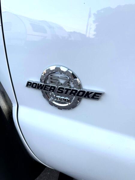 Ford F-550 Crew Cab DRW 2WD 2011 Ford F-550 Crew Cab DRW 2WD 2011