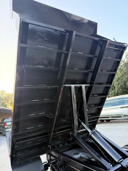Ford F-550 Crew Cab DRW 2WD 2011 Ford F-550 Crew Cab DRW 2WD 2011