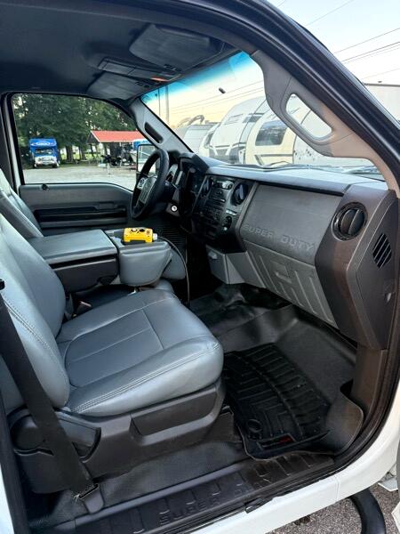 Ford F-550 Crew Cab DRW 2WD 2011 Ford F-550 Crew Cab DRW 2WD 2011