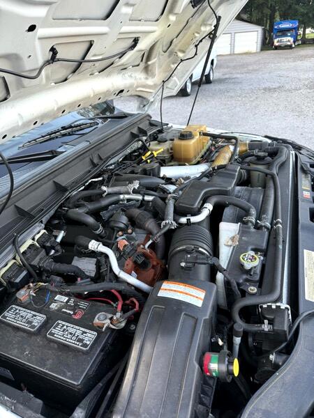 Ford F-550 Crew Cab DRW 2WD 2011 Ford F-550 Crew Cab DRW 2WD 2011