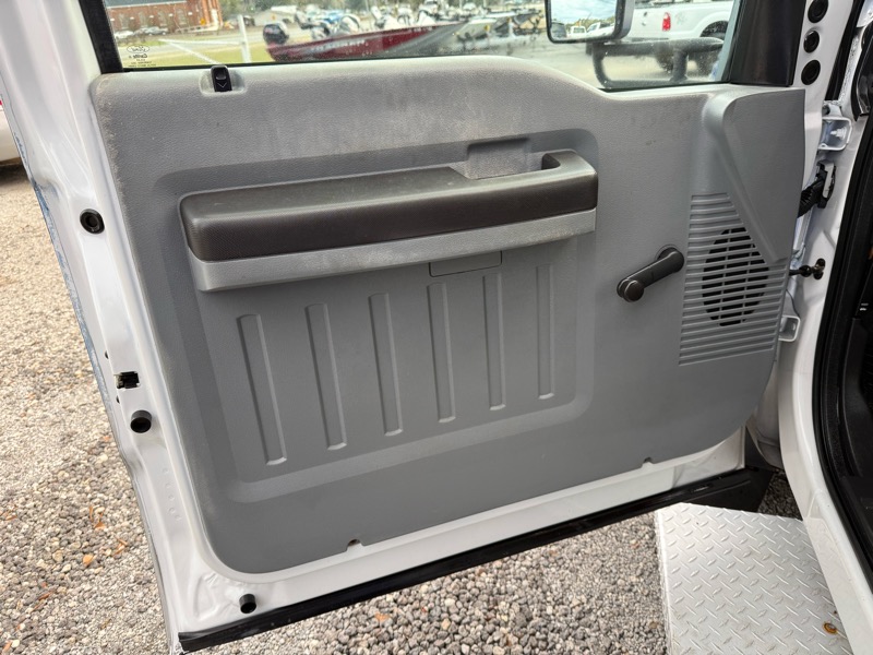 Ford F-550 Regular Cab DRW 2WD 2015